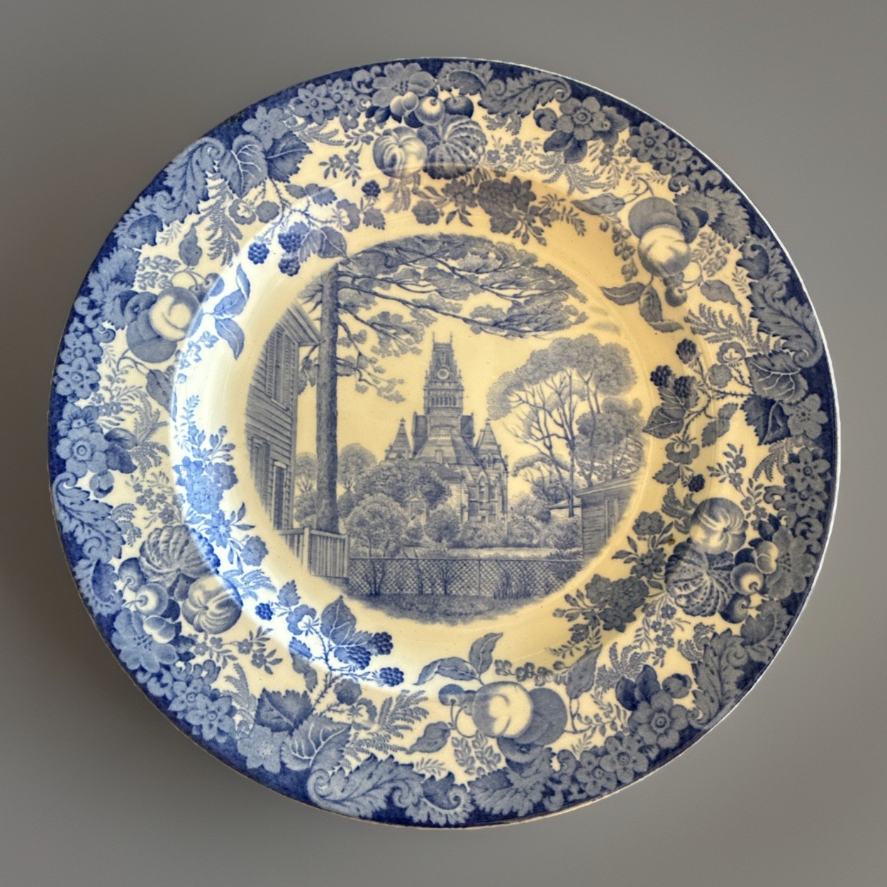 1927 Wedgwood Harvard University Blue and White Memorial Hall 10.25\ 1927 Wedgwood Harvard University Blue and White Memorial Hall 10.25\