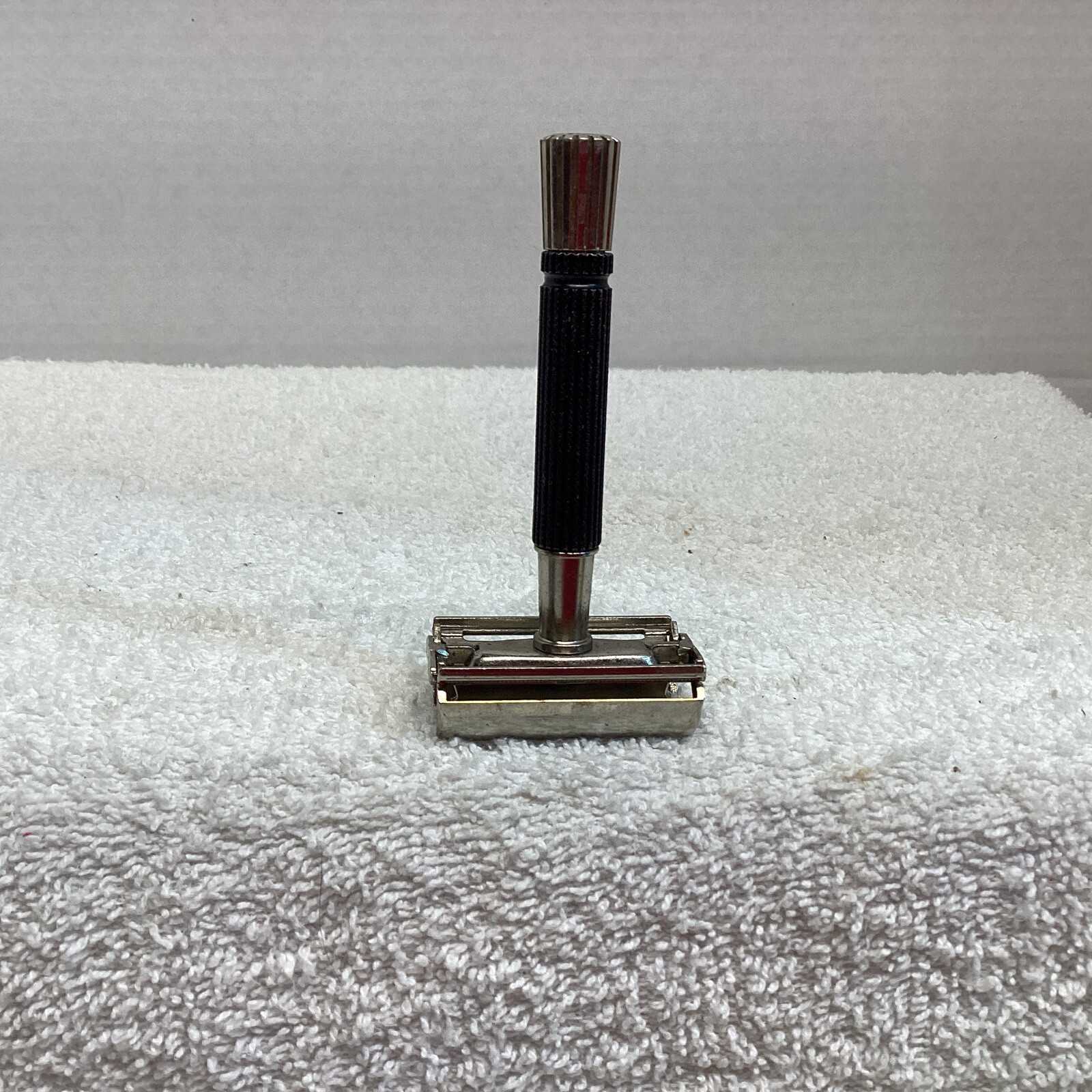Vintage Gillette Black Super Speed TTO DE Safety Razor V-2 1975