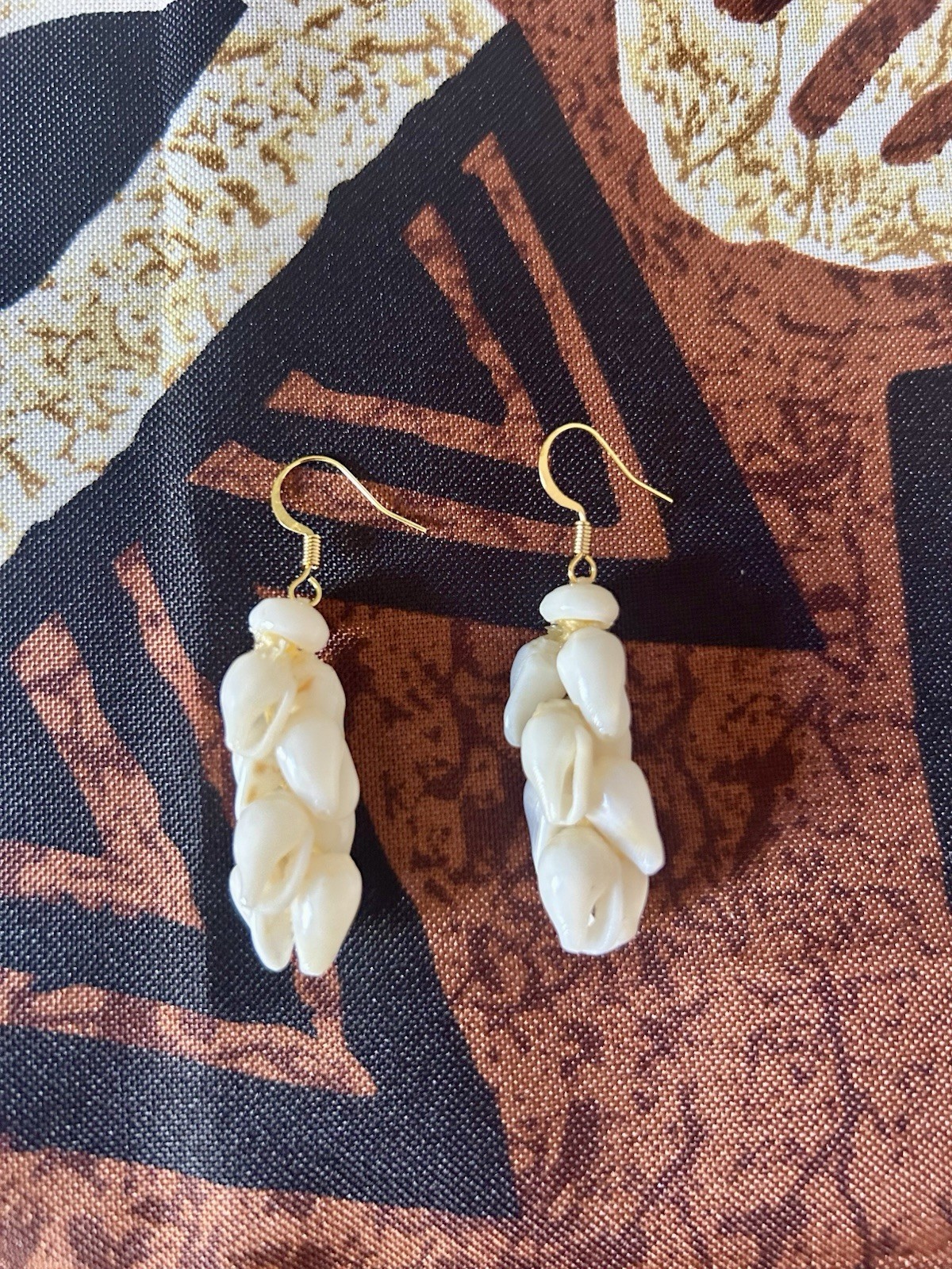 100% Hawaiian Alilea Shell Earrings 1.5”Long