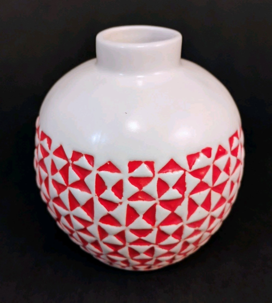 Ceramic Bud Vase Red & White Geometric Pattern Textural Surface 4\