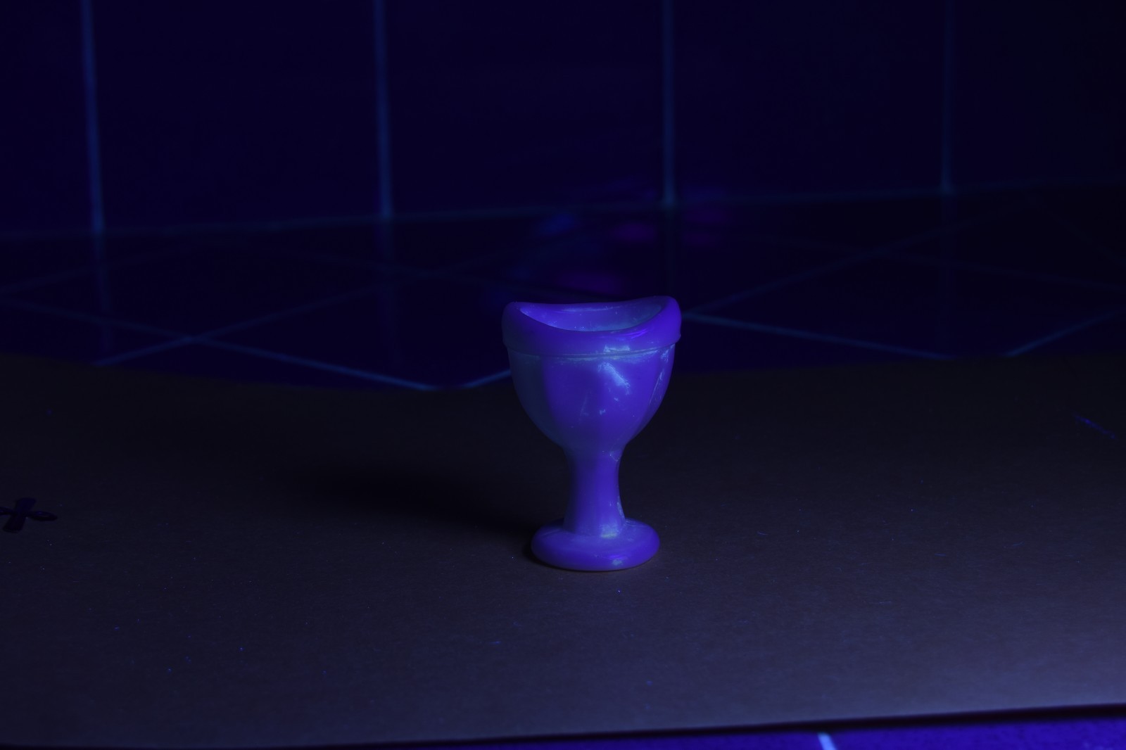 Vintage White Custard Milkglass Uranium Medical Glass Eye Wash Cup (Glows) Vintage White Custard Milkglass Uranium Medical Glass Eye Wash Cup (Glows)