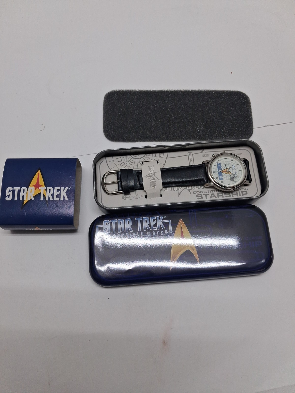 Vintage 1998 Star Trek  Wristwatch w/ Collectible Tin Case Read Description