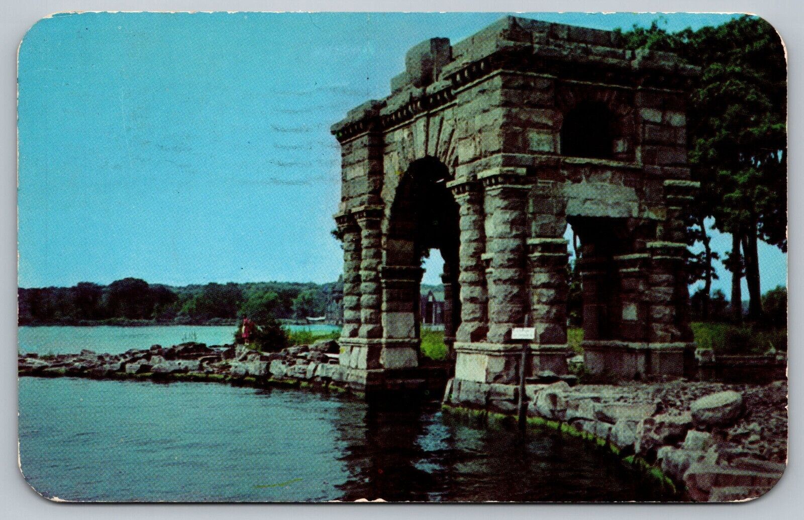 Postcard Boldts Castle On Heart Island Alexandria Bay St Lawrence River NY 