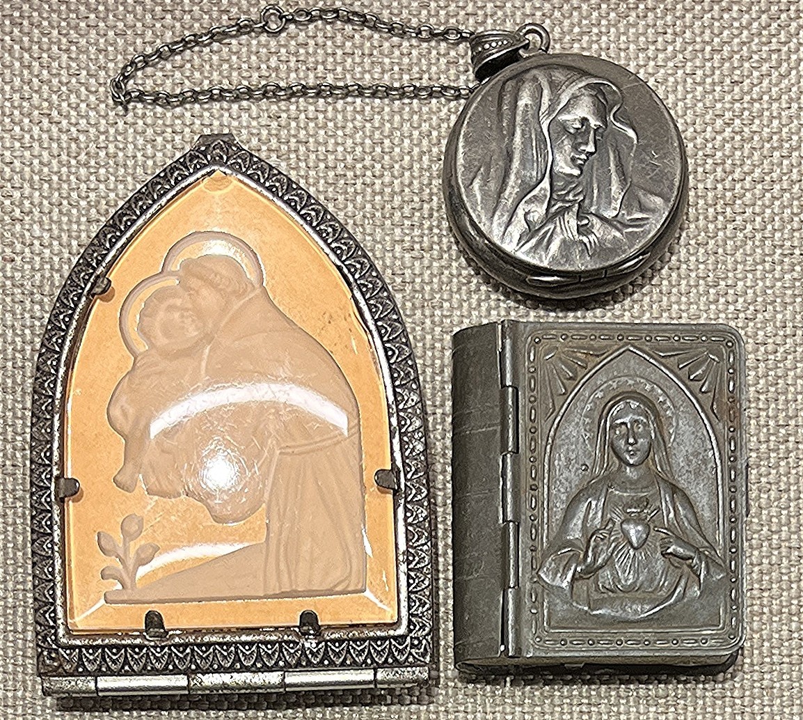 Beauty lot x3 catholic Rosary Box Sacred Heart, St. Anthony, Virgin Mary AWESOME Beauty lot x3 catholic Rosary Box Sacred Heart, St. Anthony, Virgin Mary AWESOME