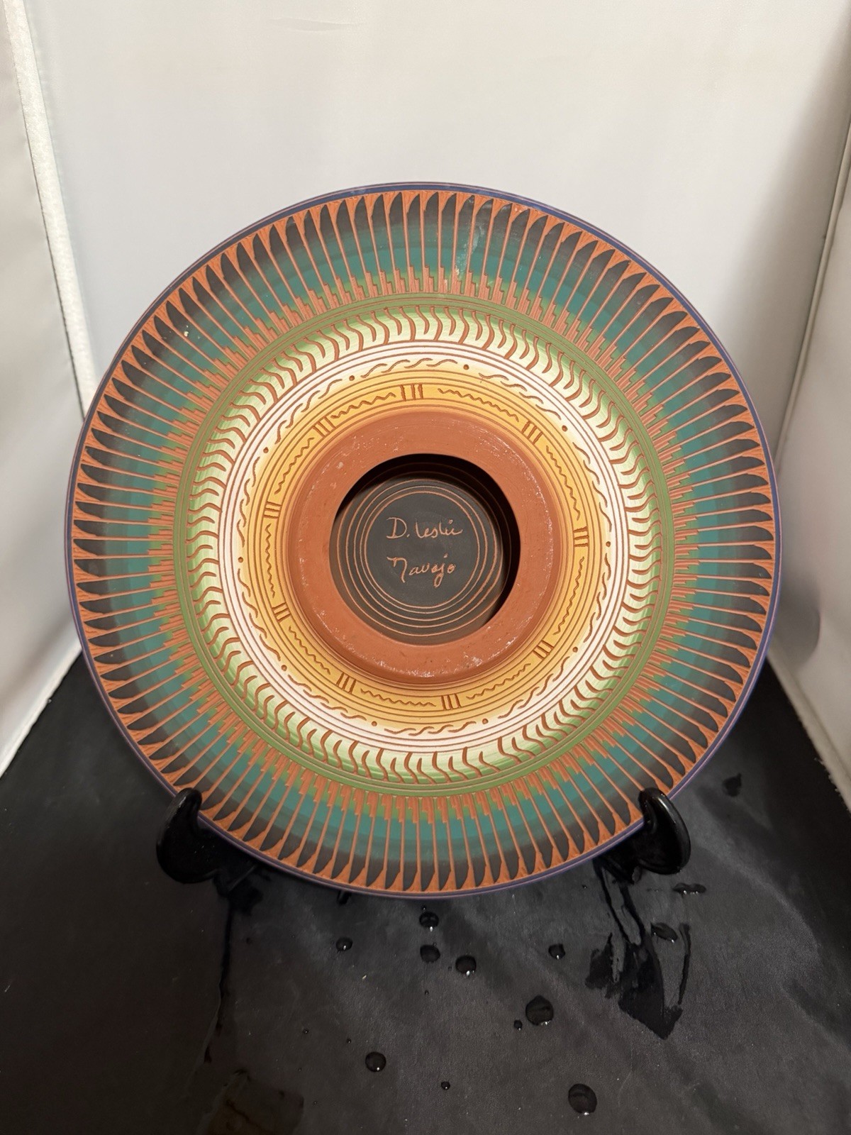 Signed D. Leslie Navajo 11” Hand Painted Native American Pottery Plate
