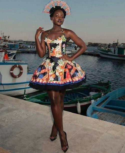 BEAUTIFUL Lupita Nyong'o 8X10 PHOTO