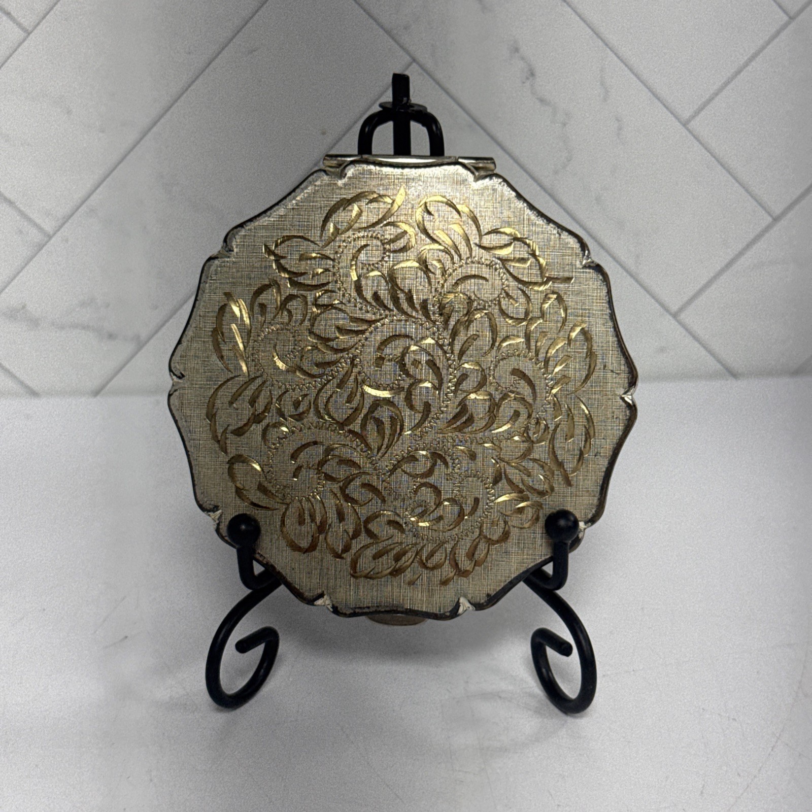 Vintage Stratton Silver Plated Floral Powder Compact Mirror England
