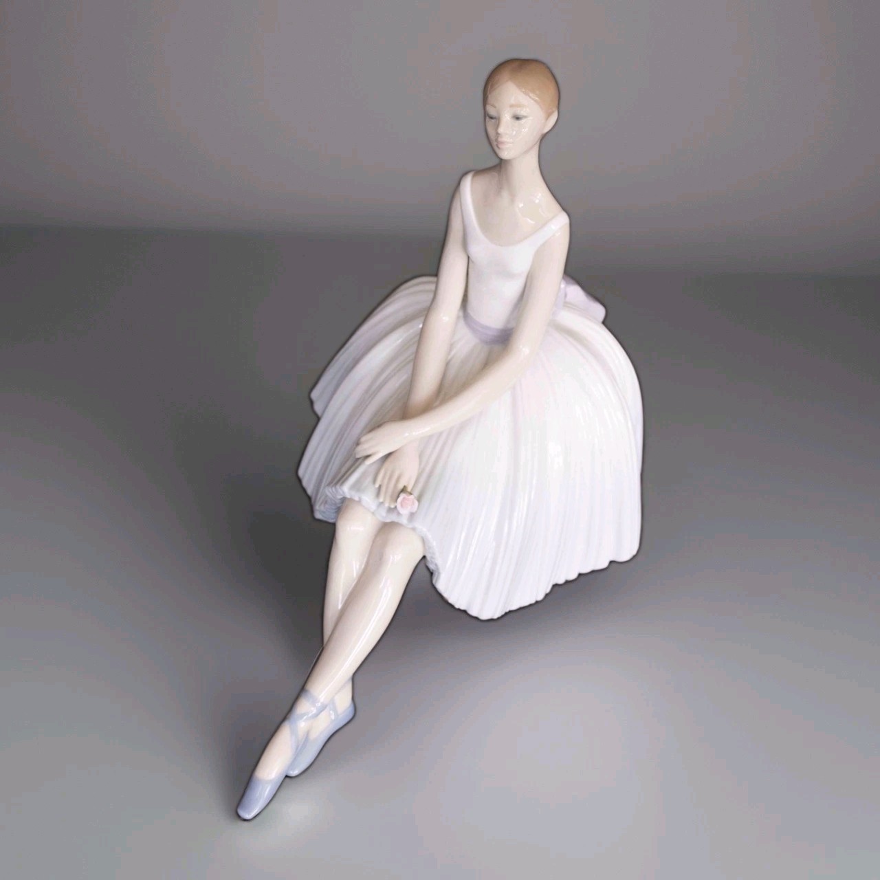 Lladro Refinement Ballet Lady 10