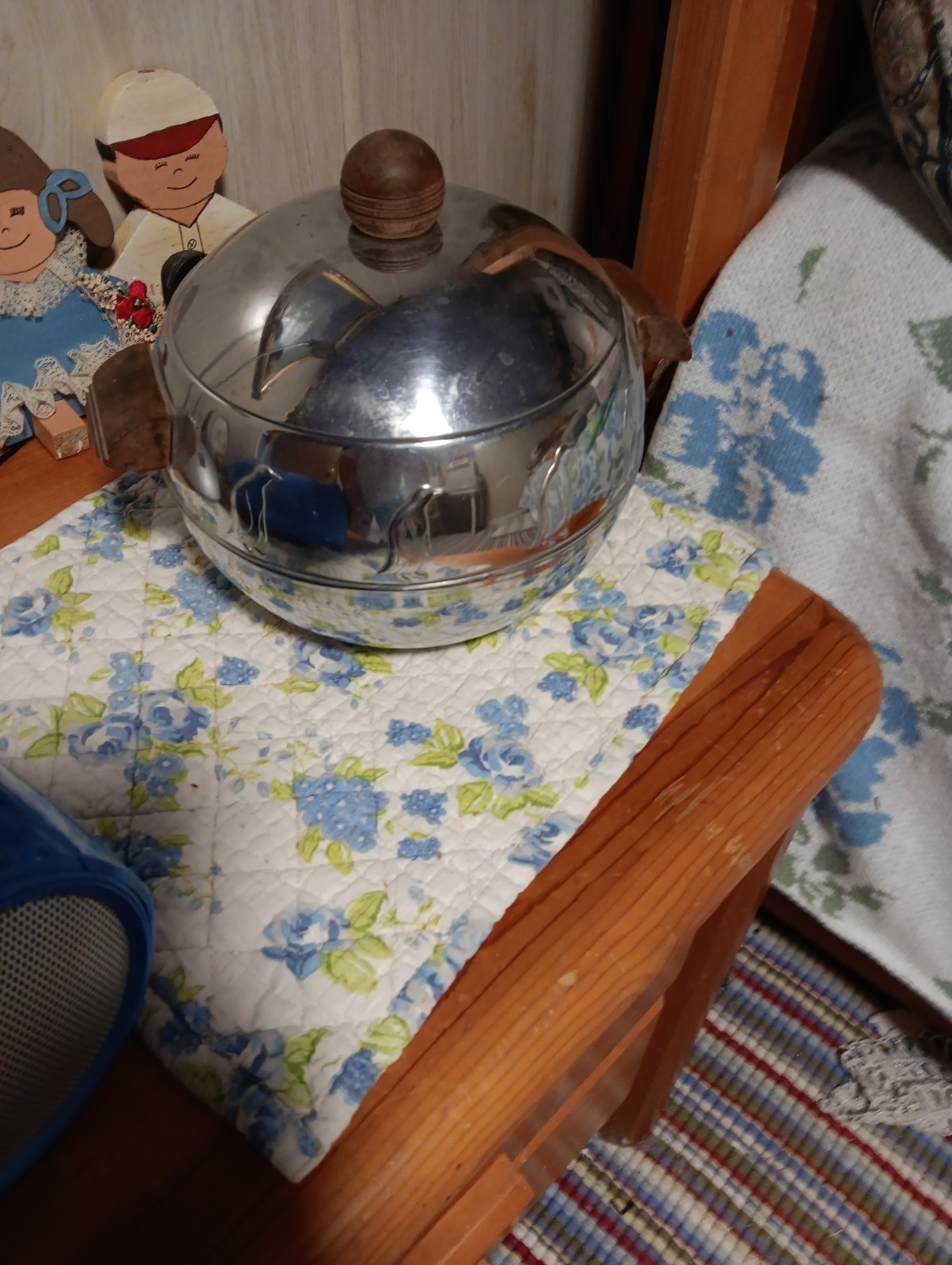 Vintage West Bend Chrome Penguin Hot Cold Ice Bucket Server Bakelite Handles Lid