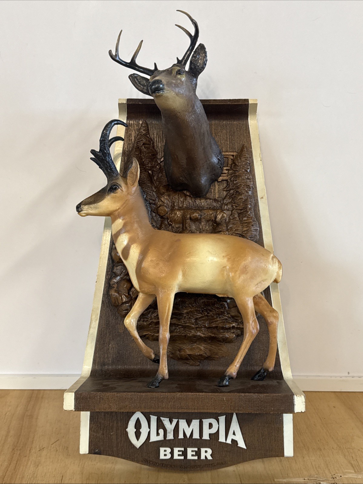 Rare Olympia Beer Breweriana Wall Sign with 3D Figure Plaque 2 Animal Mount