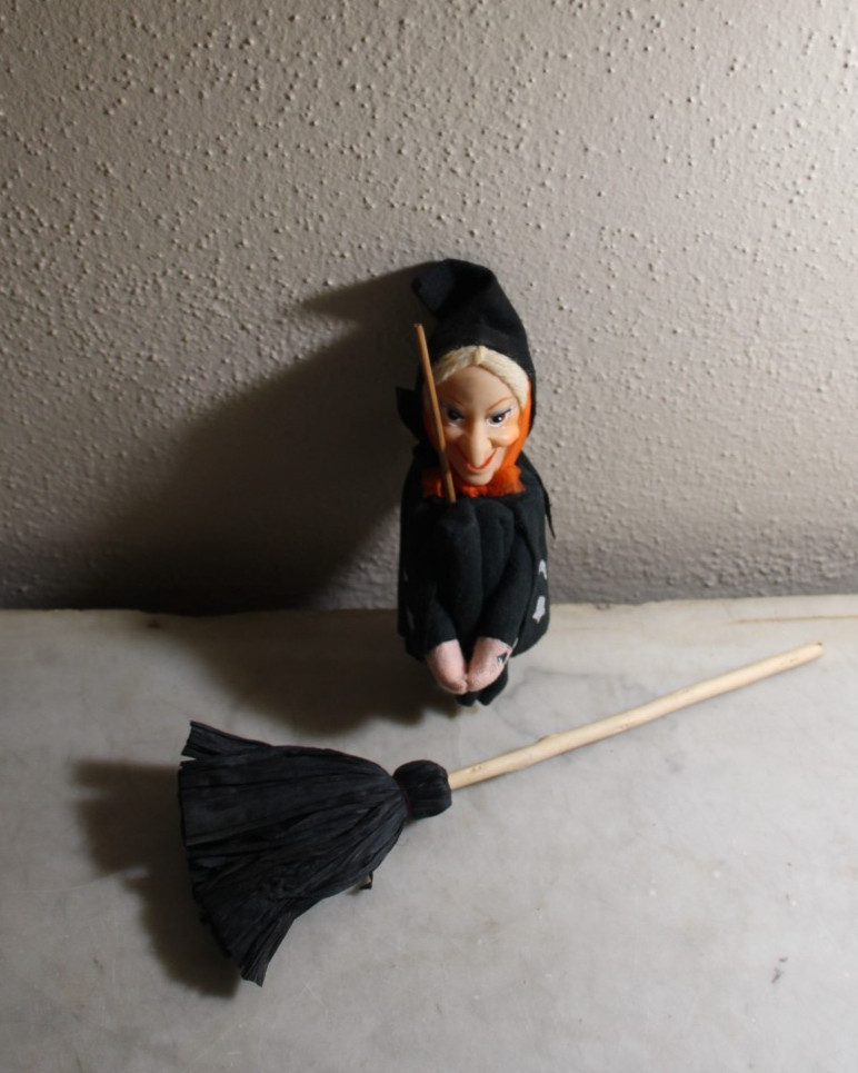 Vintage Halloween Witch Moon Stars Knee Hugger Japan
