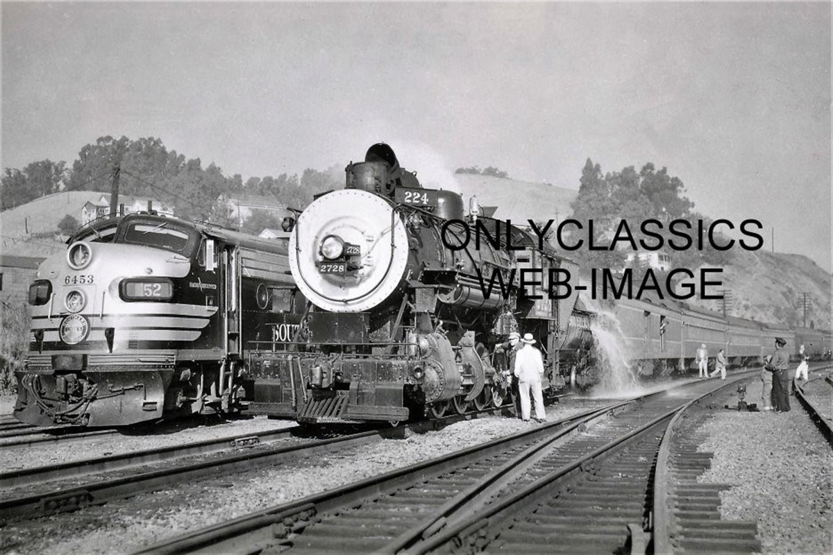 1957 SOUTHERN PACIFIC #224 STEAM LOCOMOTIVE #52 DIESEL TRAIN 8x12 PHOTO RAILROAD