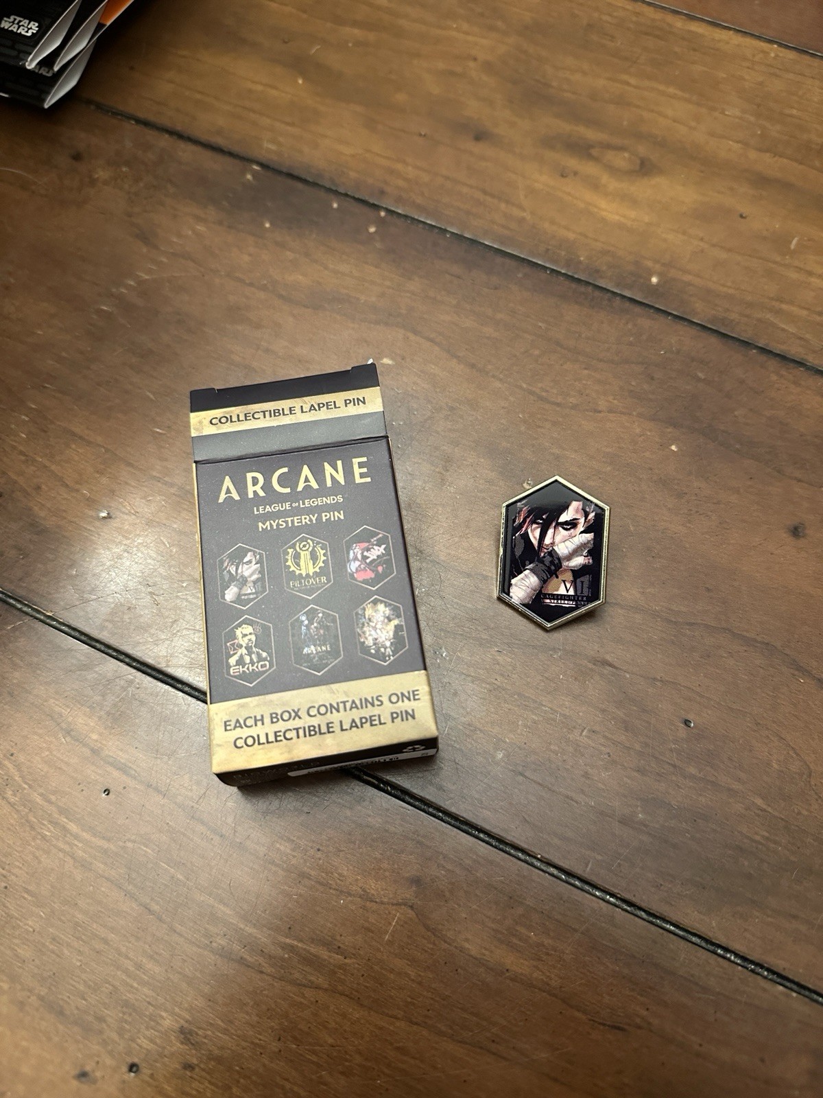Collectible Pin: Pit Fighter Vi - Arcane - League Of Legends - OPEN - New Collectible Pin: Pit Fighter Vi - Arcane - League Of Legends - OPEN - New