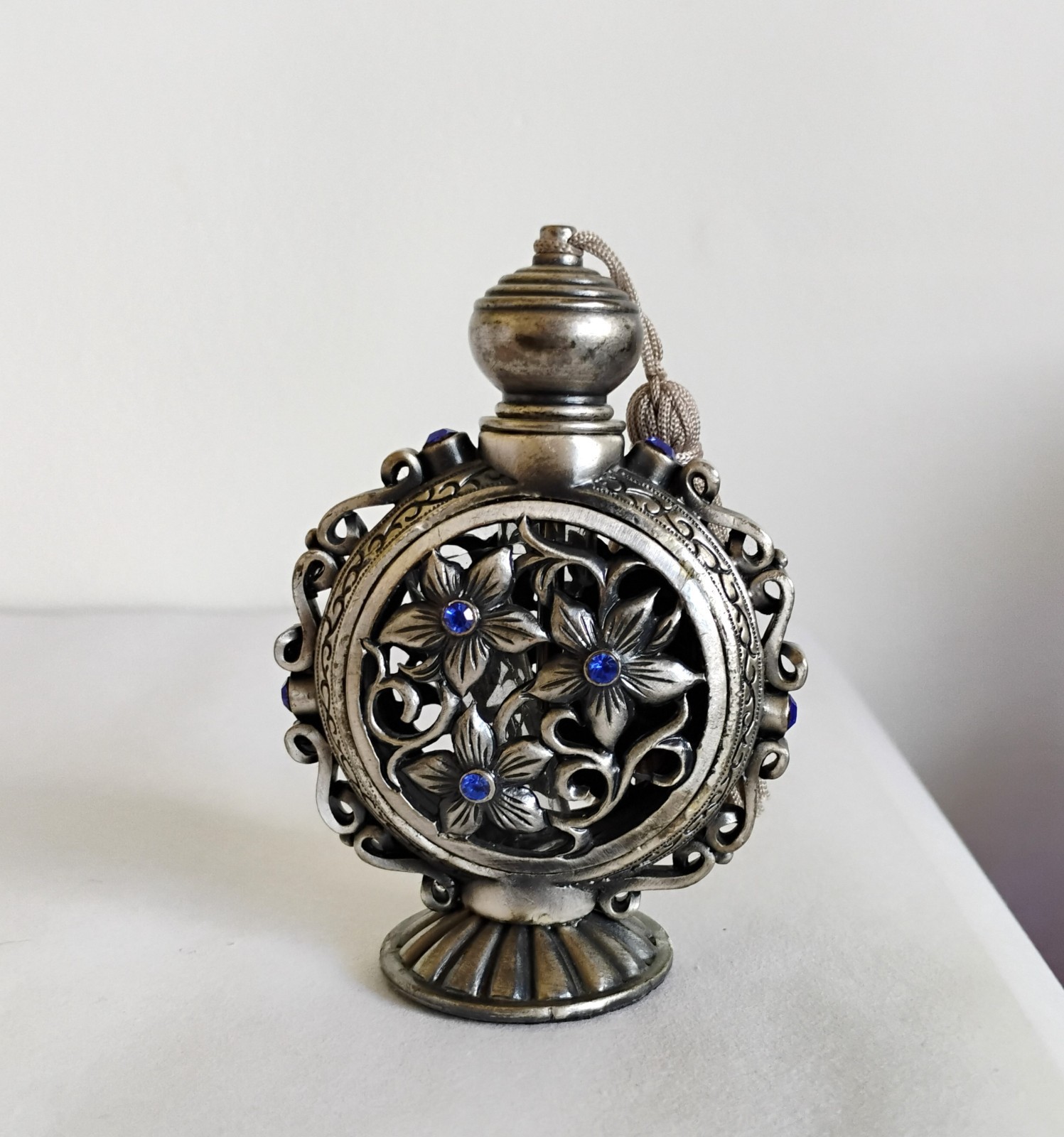 Victorian Style Pewter Perfume Bottle Vile Tassel & Blue Gems Unique BEAUTIFUL Victorian Style Pewter Perfume Bottle Vile Tassel & Blue Gems Unique BEAUTIFUL