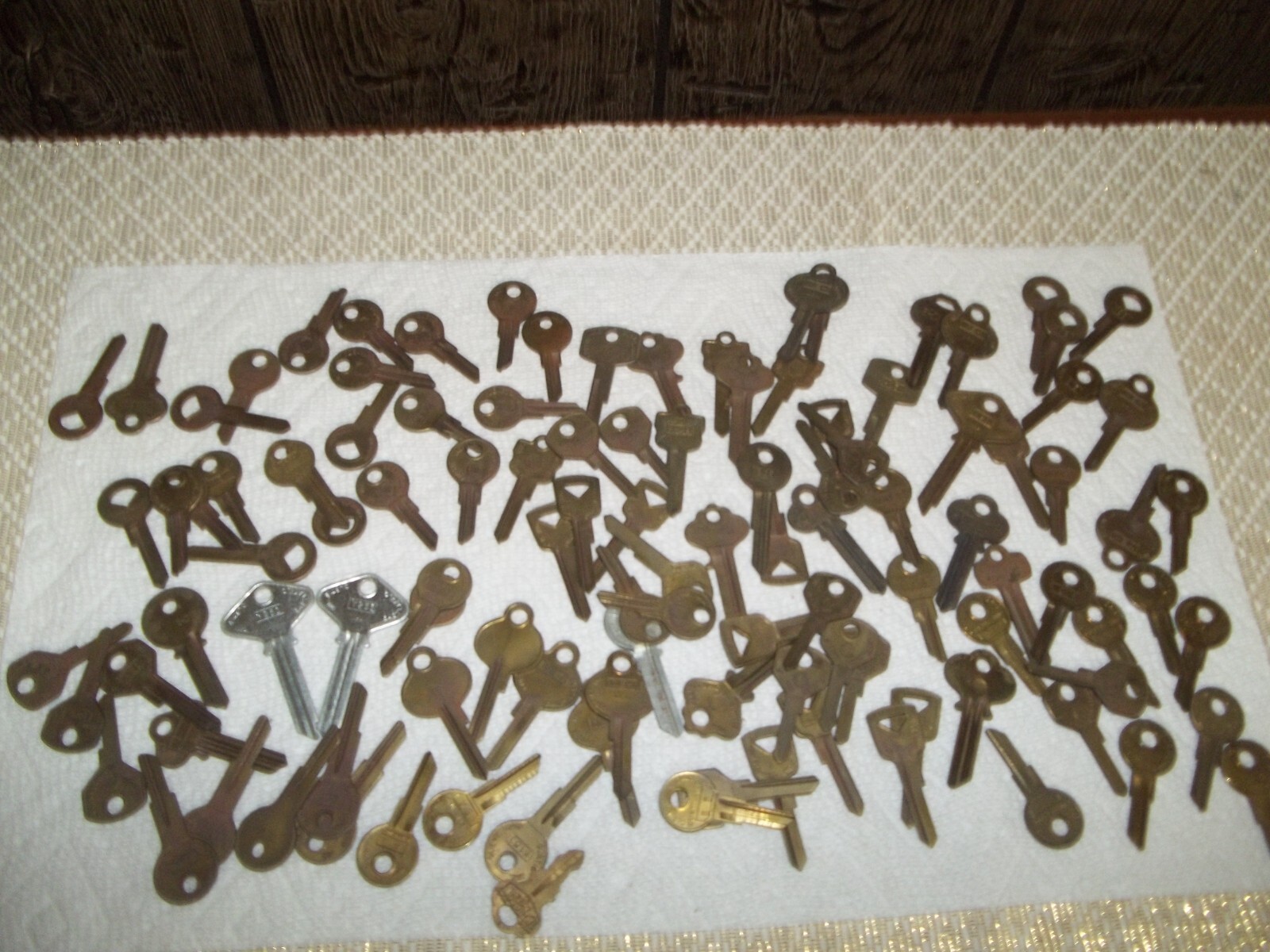 Lot of 112 vintage NOS Curtis key blanks-LOCKSMITH KEY BLANKS (LOT 25)