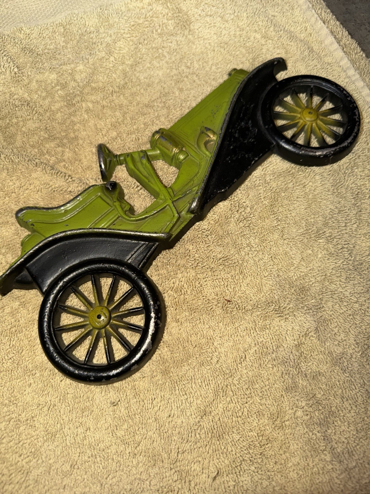 Vintage Green 1909 Hupmobile Hanging wall Art Mid-West Cast Vintage Green 1909 Hupmobile Hanging wall Art Mid-West Cast