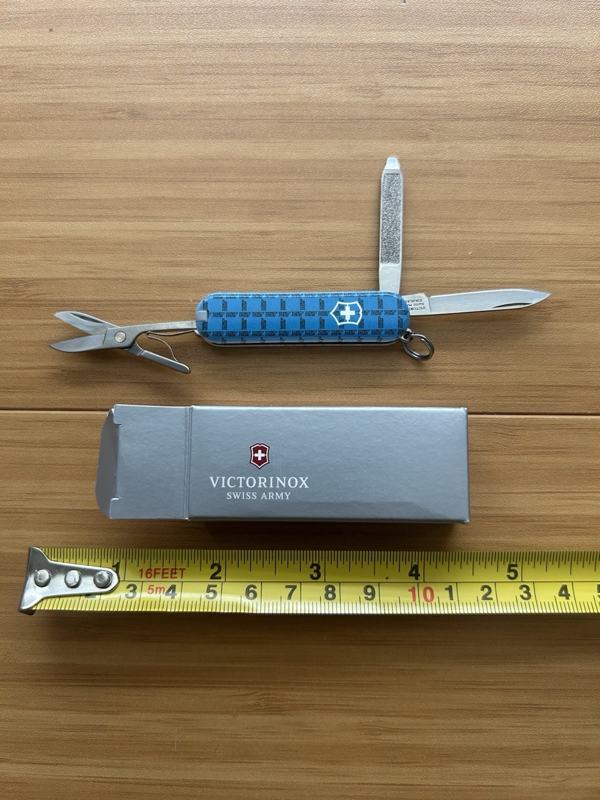 Victorinox DLT Trading Blue DLT All Over Print Classic SD 58mm SAK 59118