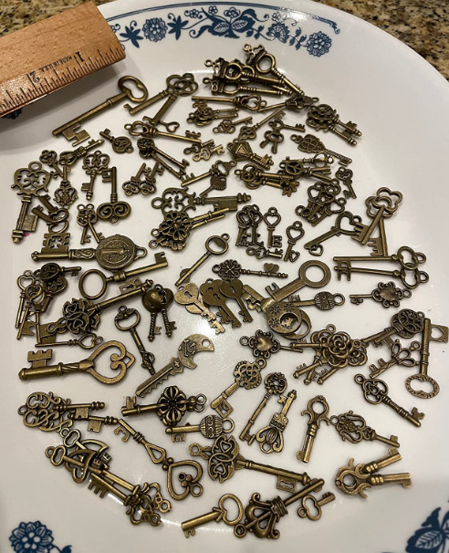 Old Vintage Antique Skeleton 125 Keys Lot Small Large Bulk Necklace Pendant NEW*