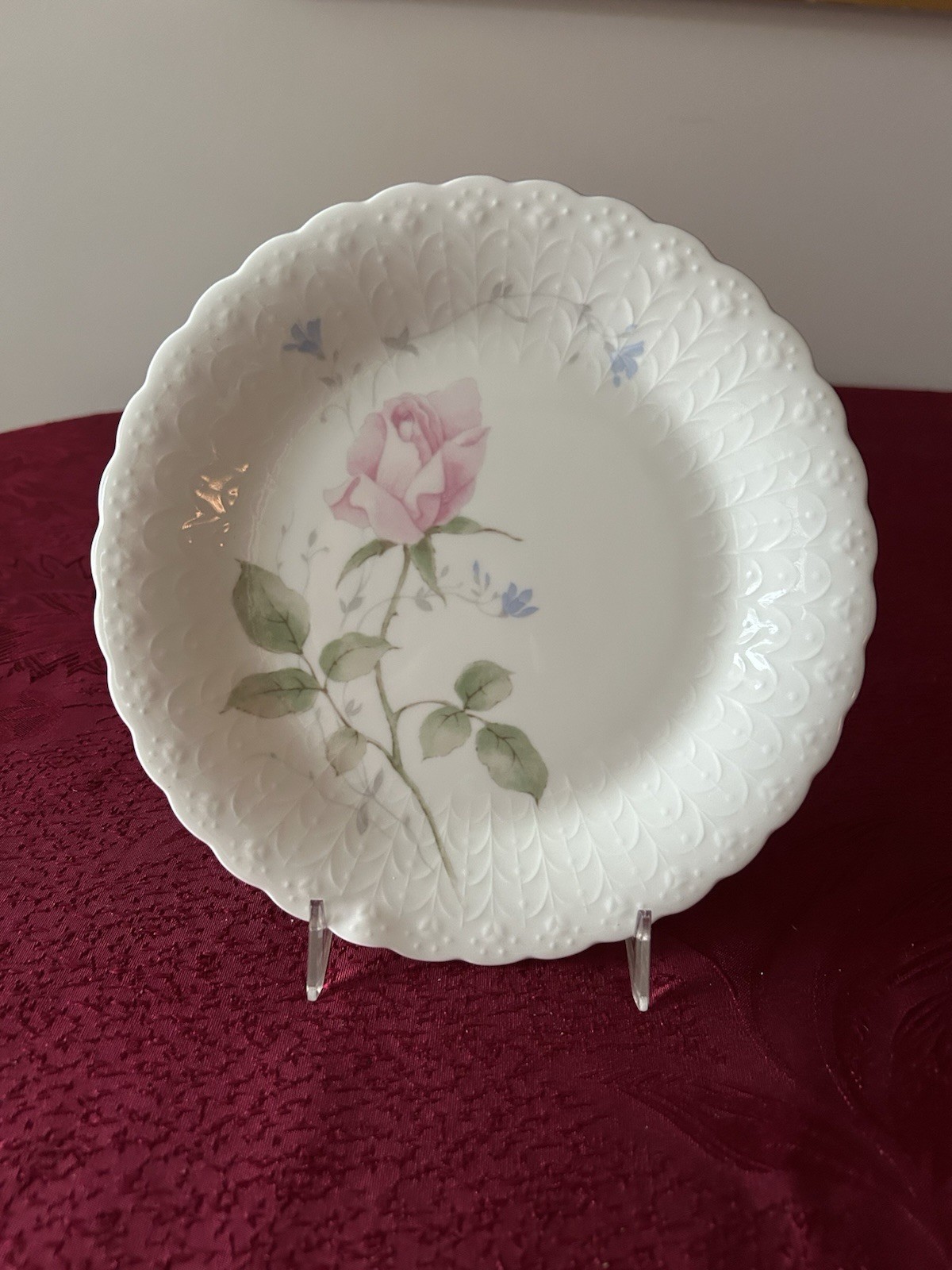 Mikasa April Rose Embossed Salad Plate 7-3/4 In. Pink Rose White Japan, Mint
