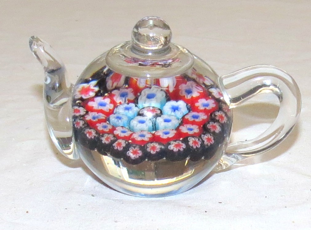 Dynasty Gallery Heirloom Collection Teapot