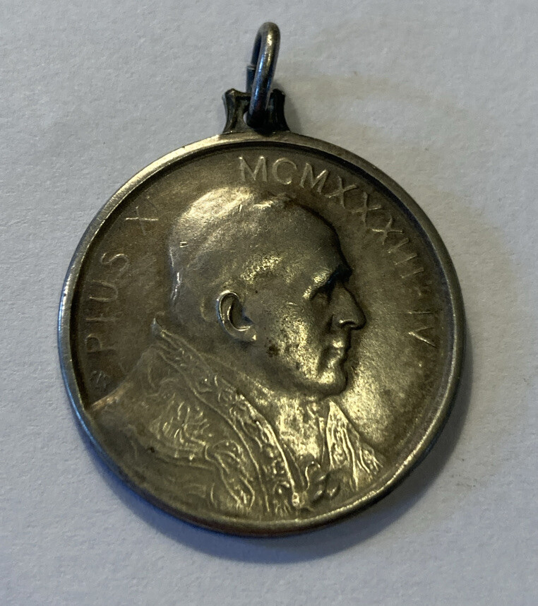 Antique 1933-4 Pope Pius XI 25mm Jubilee Medal