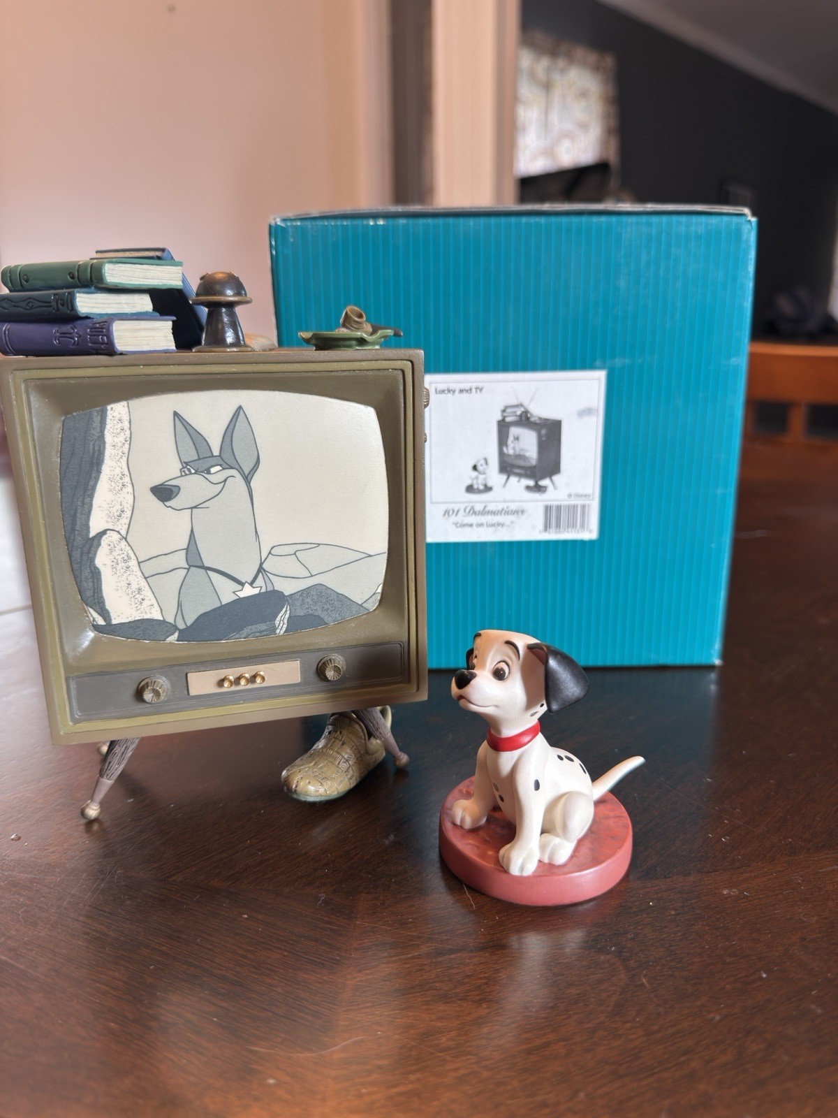 WDCC 101 Dalmatians “Come On Lucky” Lucky And TV CIB
