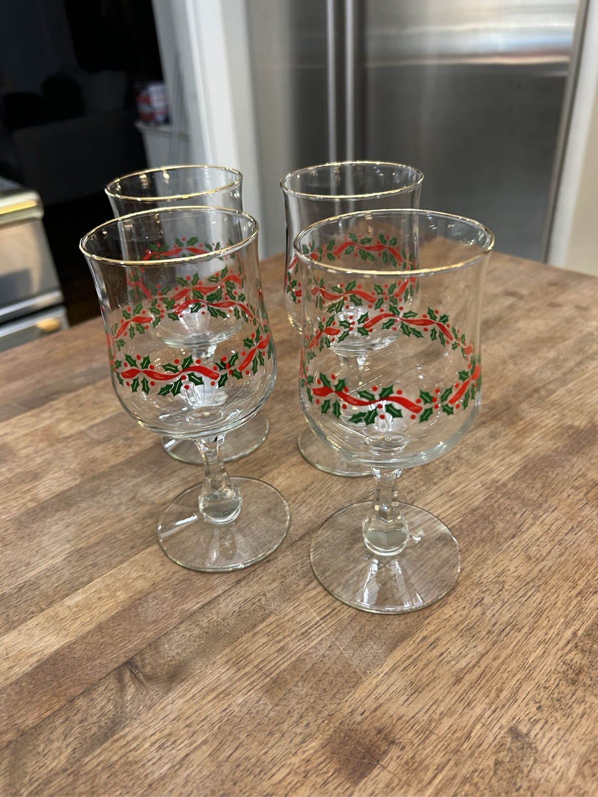 Set of 4 Libbey Arby\'s Christmas Holly Berry Wine Goblets Gold Rim Bow