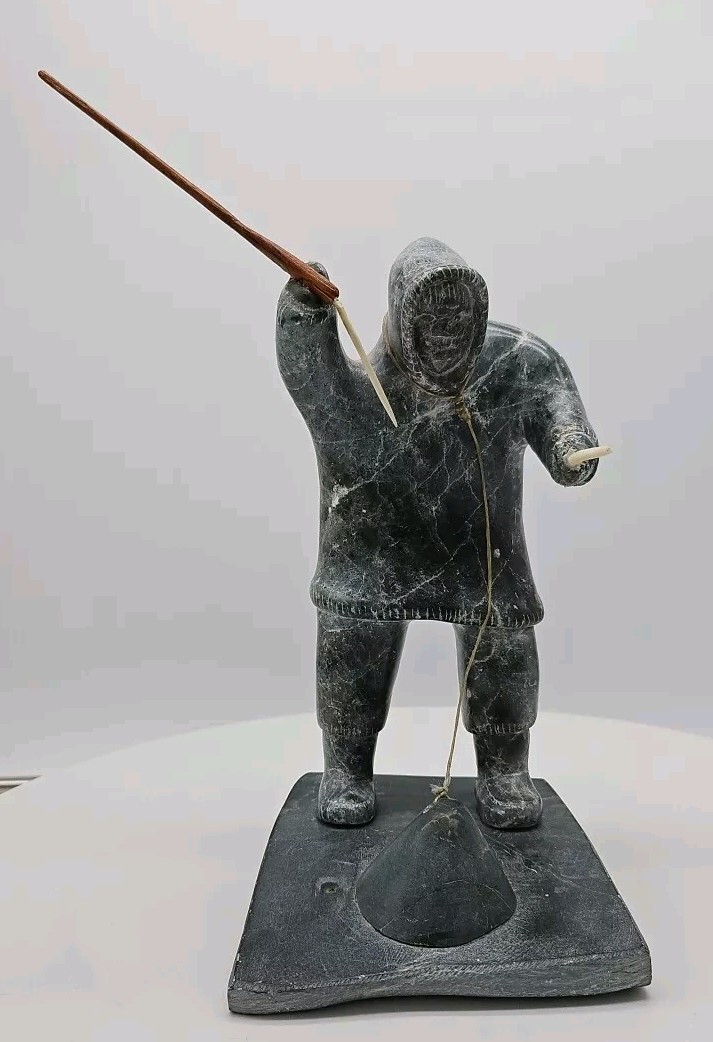 Vintage Inuit Eskimo Fishing Soapstone Carving Figure Statue 8