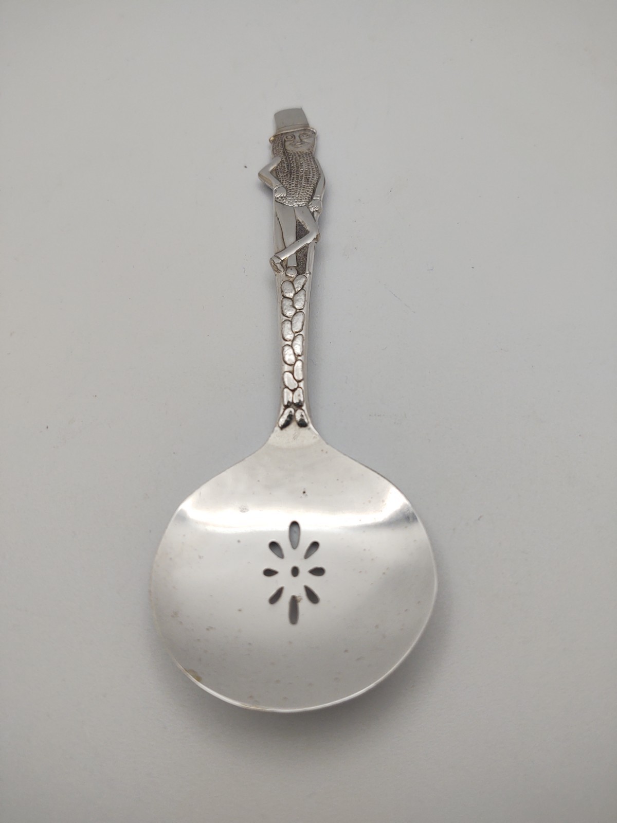 VINTAGE CARLTON SILVER PLATE PLANTERS MR. PEANUT SERVING SPOON VINTAGE CARLTON SILVER PLATE PLANTERS MR. PEANUT SERVING SPOON