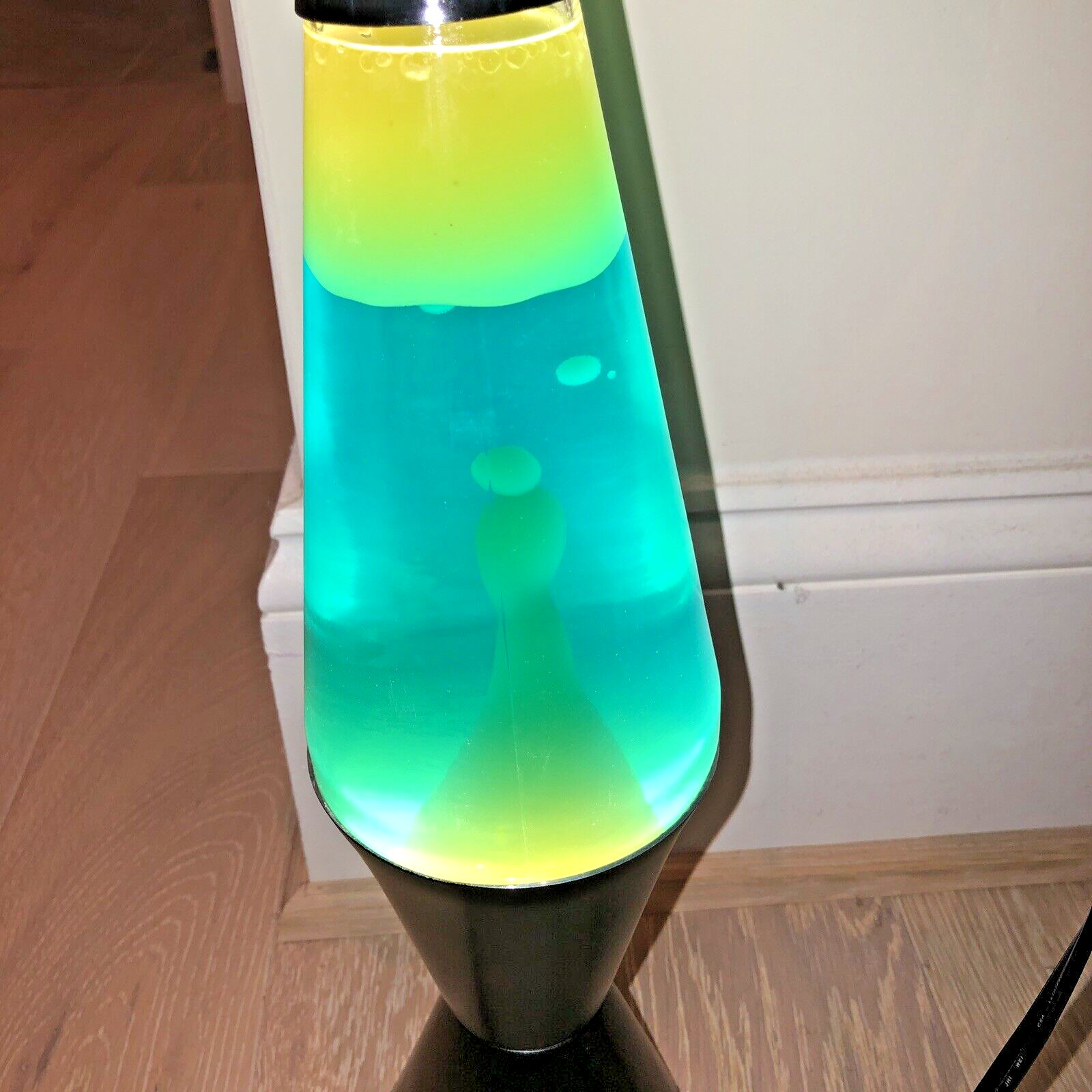 Vintage 1990\'s LAVA LAMP Wax 8403 ORIGINAL IN BOX with manuals bulb