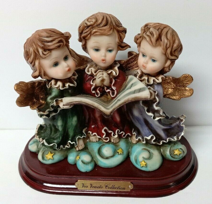 Singing Angel Trio Figurine in resin on wood base Via Veneto Collection Italy