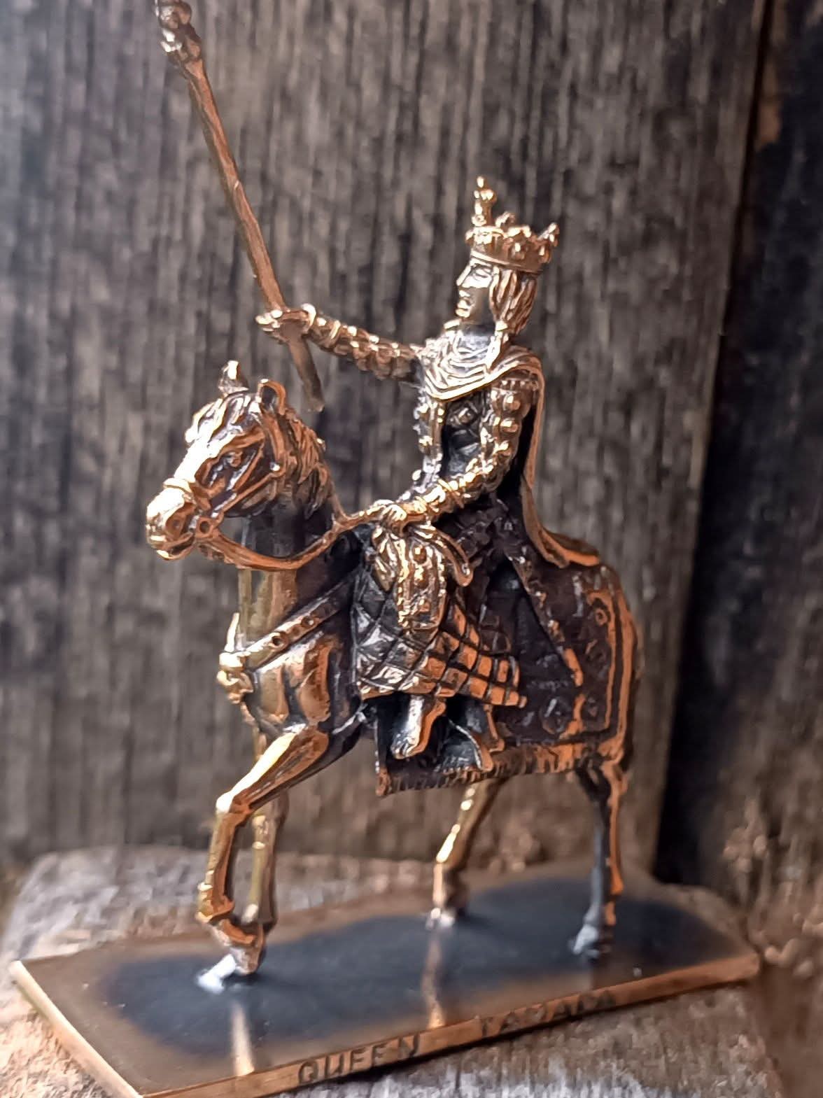 YOTA ROYAL – Deluxe Bronze Miniature Figure (40mm) “Queen Tamar of Georgia”