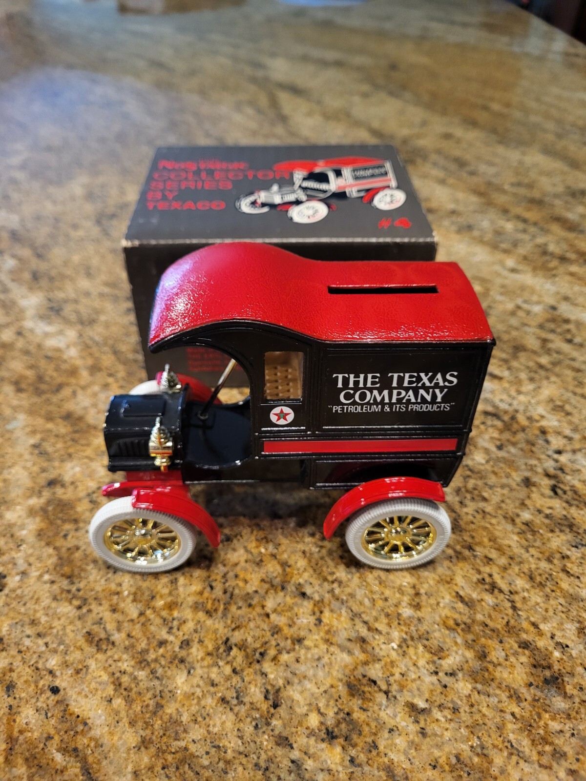 ERTL-COLLECTOR-SERIES-1905-TEXACO-FORD-DELIVERY-CAR-BANK-Nostalgic-Antique-Style