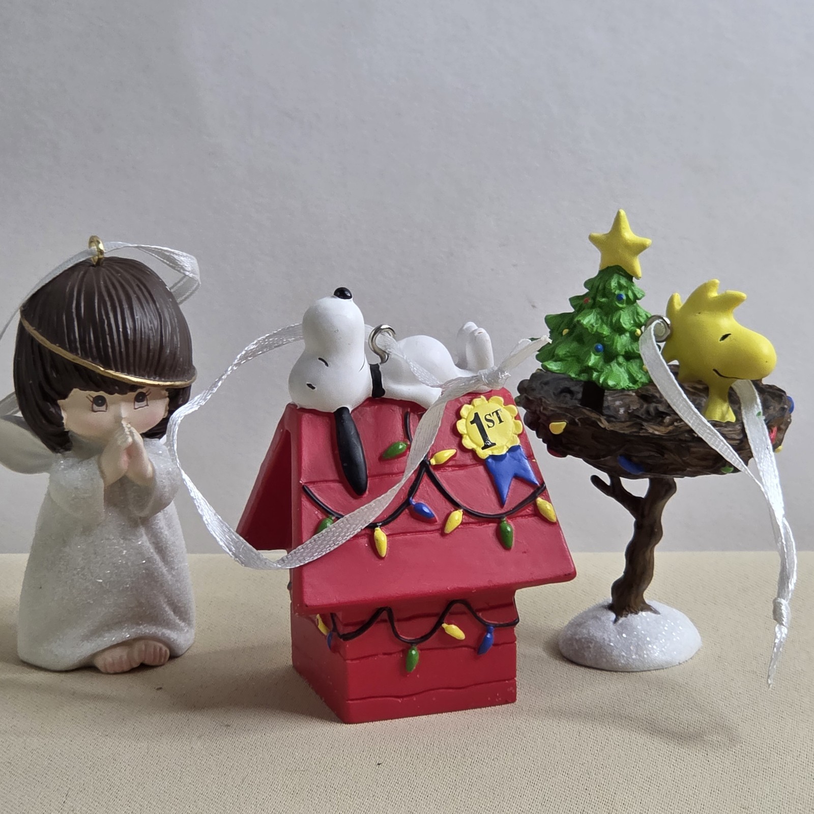 Coll/VTG: 2007 Hallmark Keepsake Ornament Praying Angel & Peanuts Ornaments 2000