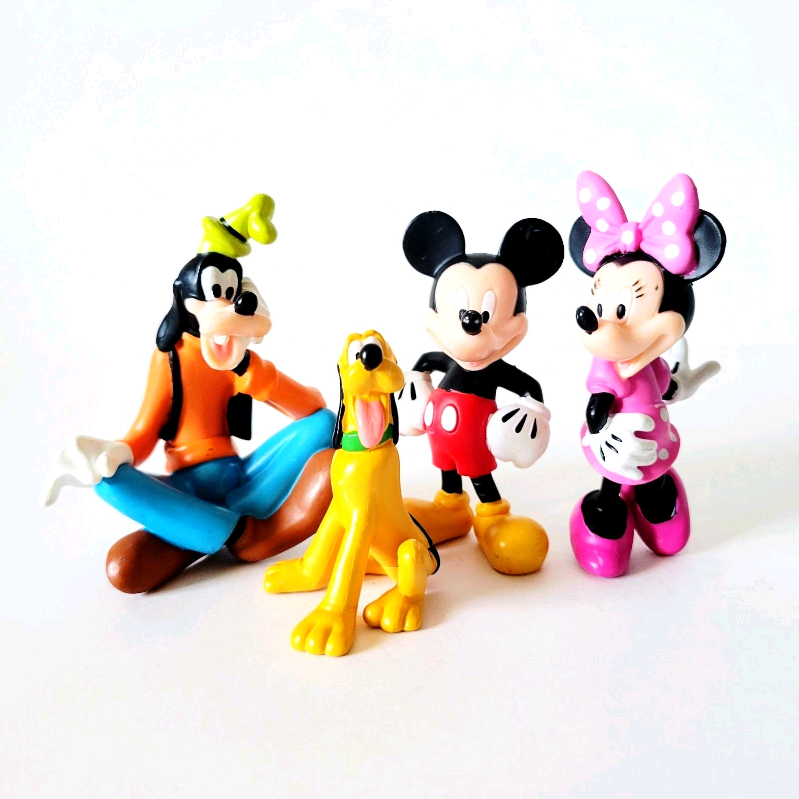 Disney Store Mickey and Friends PVC Plastic Figurine Set Goofy Pluto Minnie