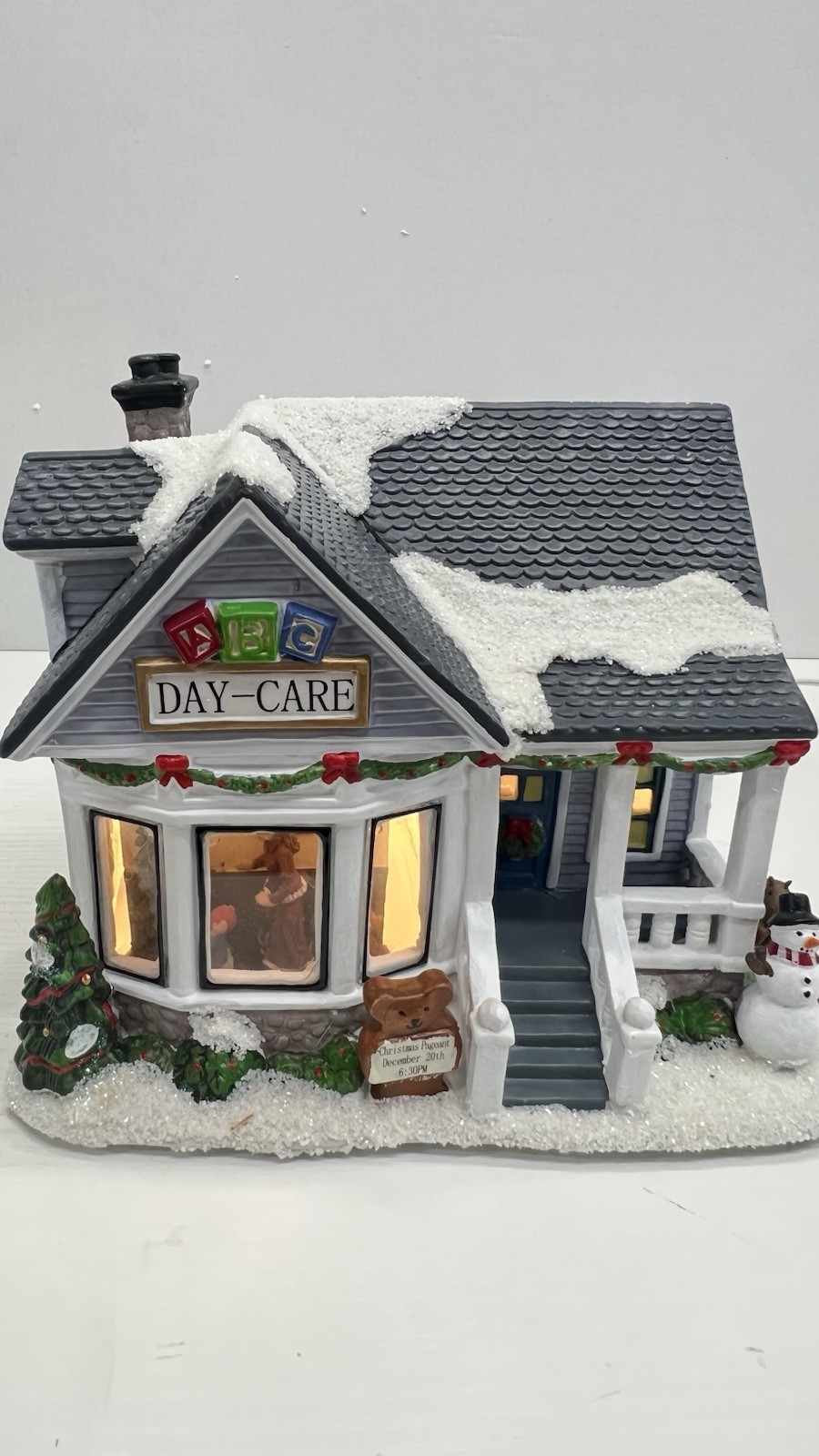 St. Nicholas Square Village - ABC Day-Care Illuminated 2011 Excellent W/ Box St. Nicholas Square Village - ABC Day-Care Illuminated 2011 Excellent W/ Box