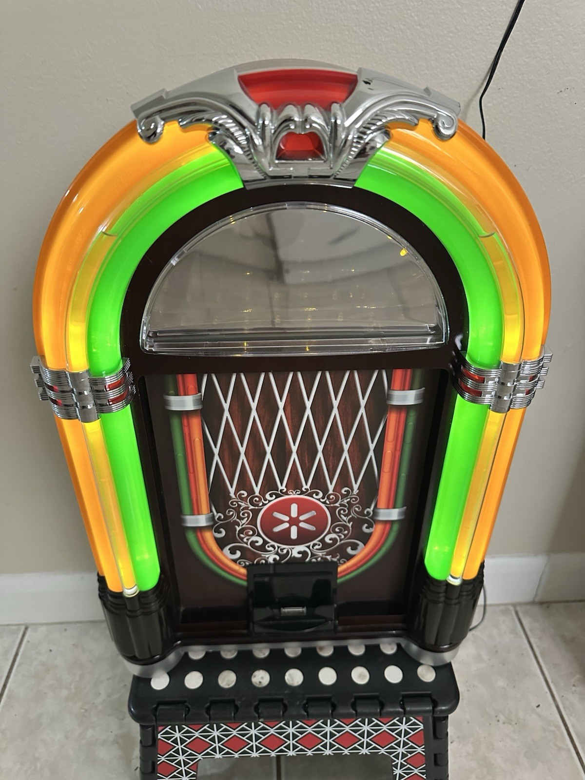 ION JUKEBOX DOCK RETRO SPEAKER, VINTAGE, ** TRANSFORMER NOT INCLUDED** WORKING