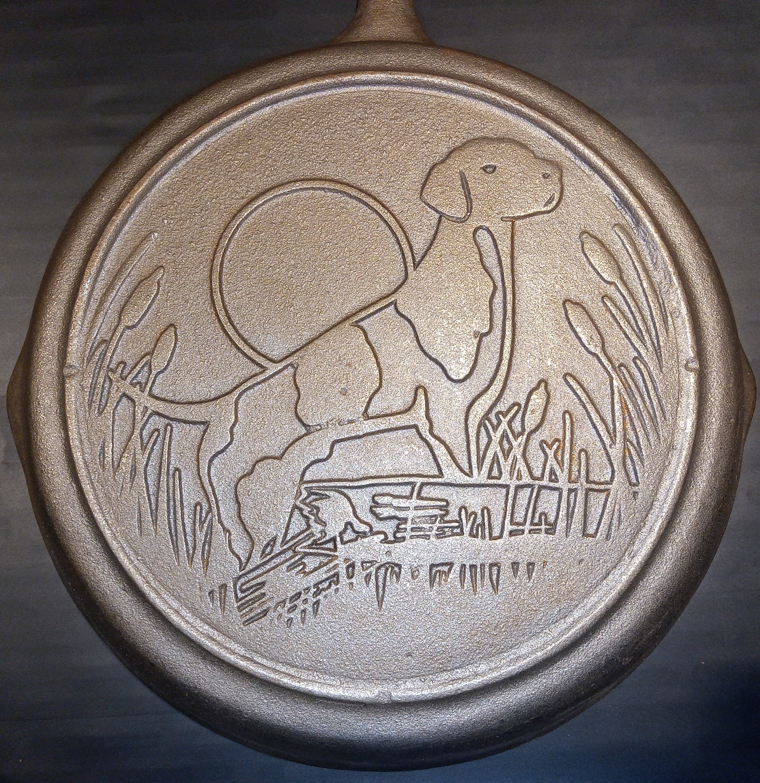 Vintage Lodge Cast Iron Skillet Bird Dog 10.25 #8 3 Notch Wildlife Series Rare Vintage Lodge Cast Iron Skillet Bird Dog 10.25 #8 3 Notch Wildlife Series Rare