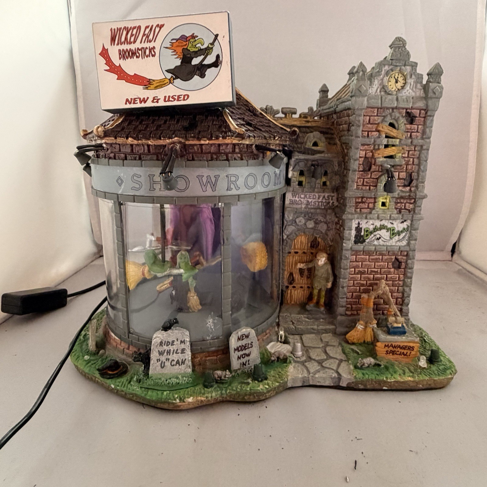 Lemax Wicked Fast Broomsticks 15204 Spooky Town Retired Works Halloween *Smoke