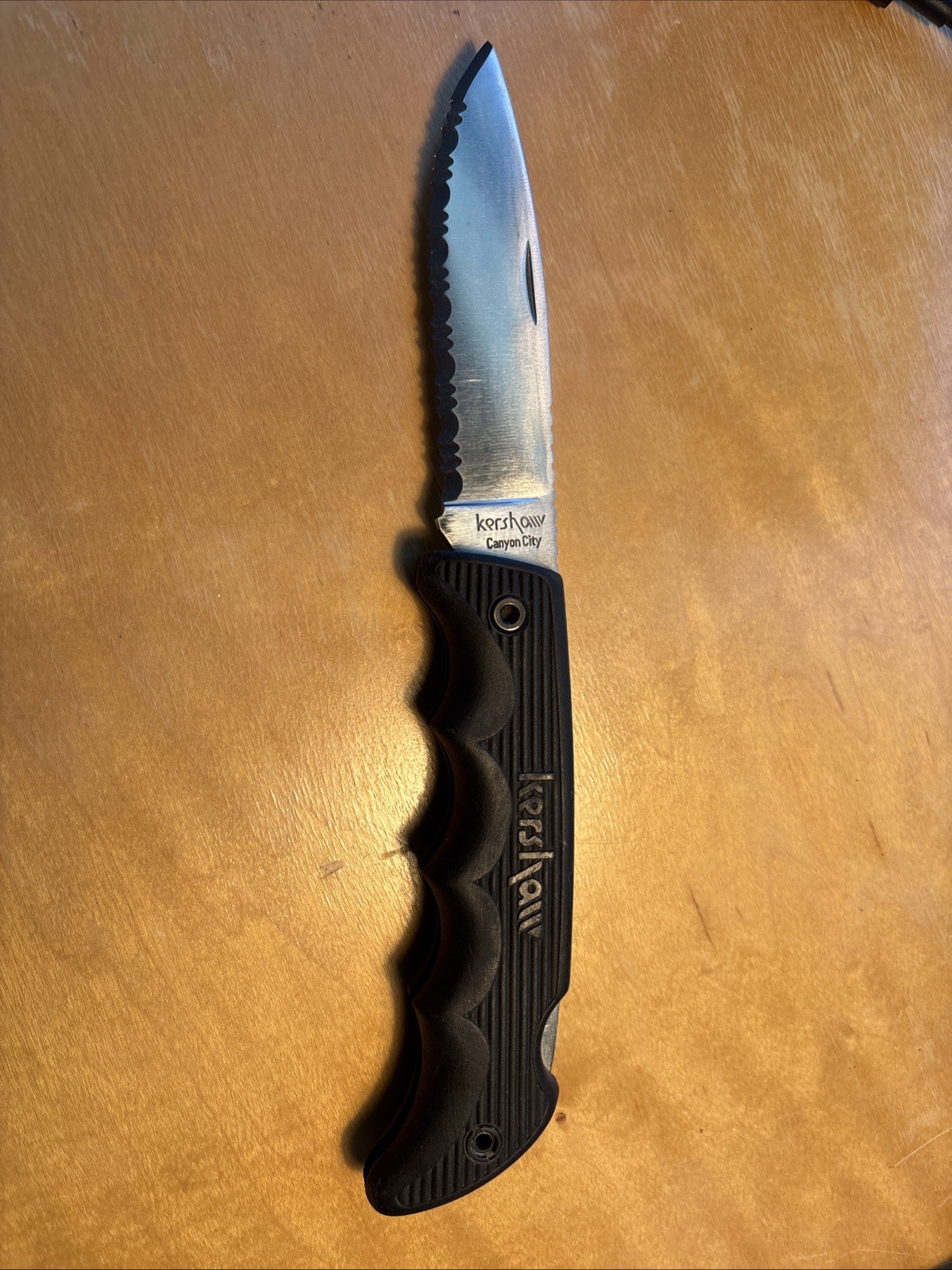 Vintage Kershaw 1066ST KAI Japan Canyon City Lock Back Fully Serrated Knife