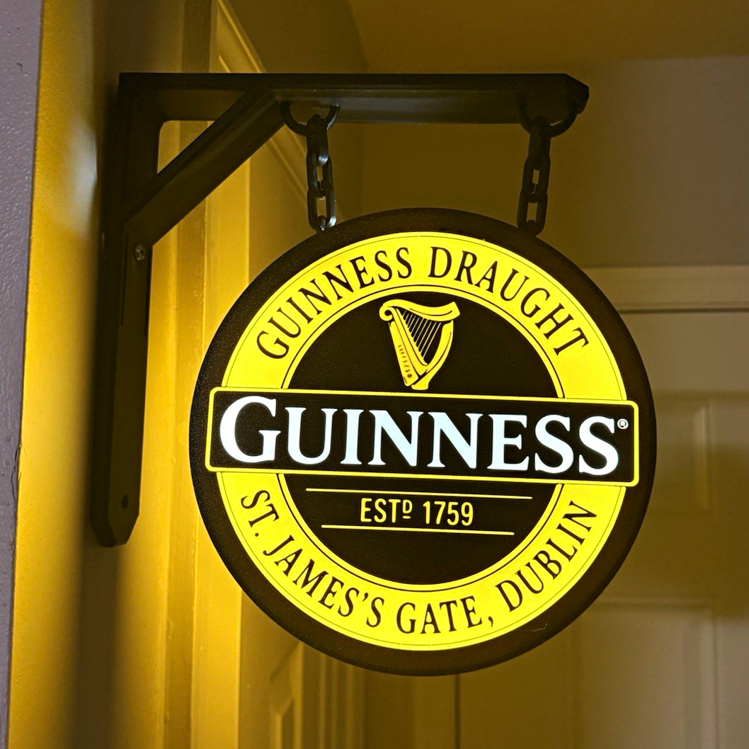 Guinness Draught Illuminated Hanging Sign w/ Wall Bracket St James\'s Gate