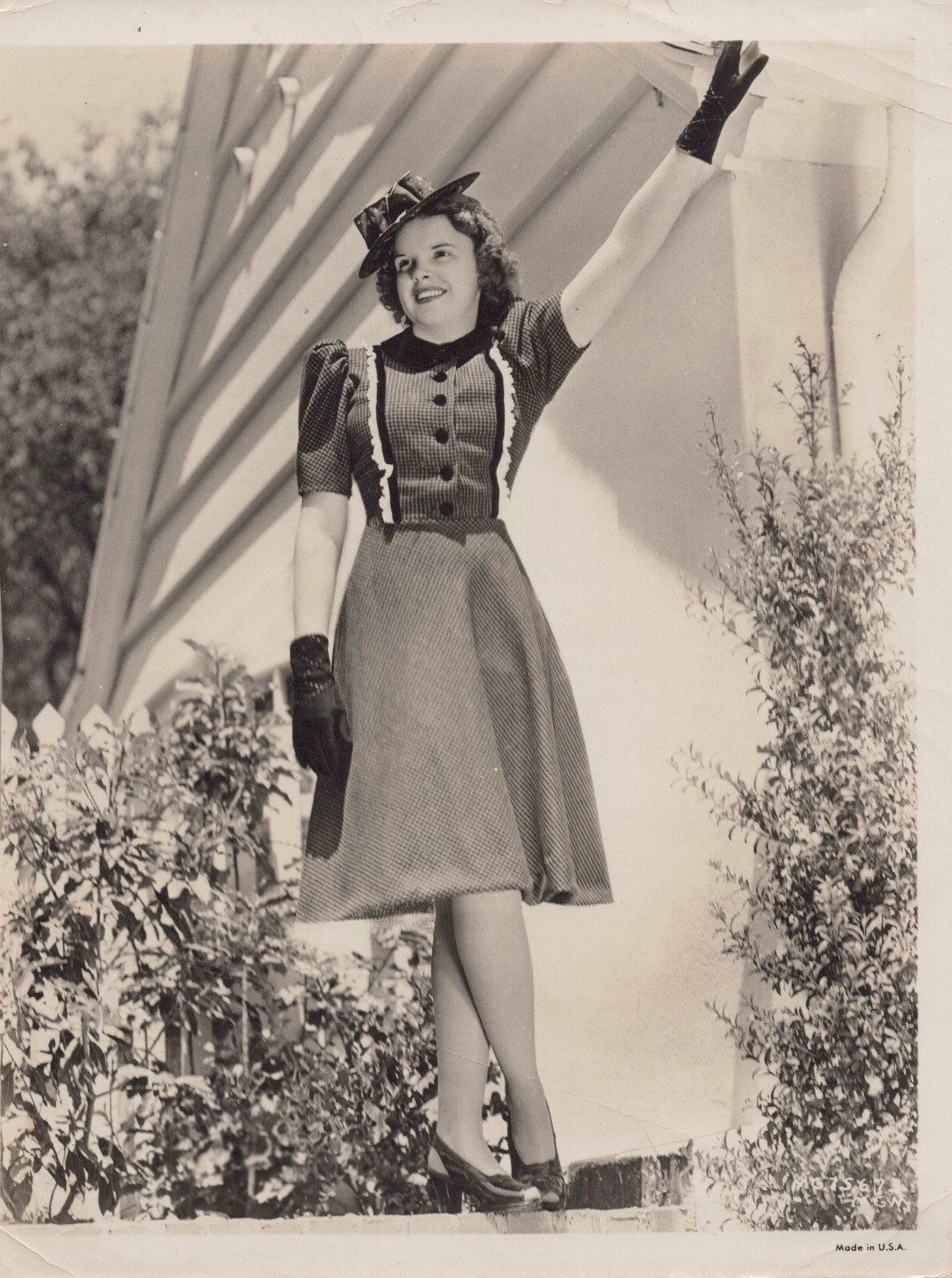 HOLLYWOOD BEAUTY JUDY GARLAND STYLISH POSE STUNNING PORTRAIT 1940s PHOTO 420