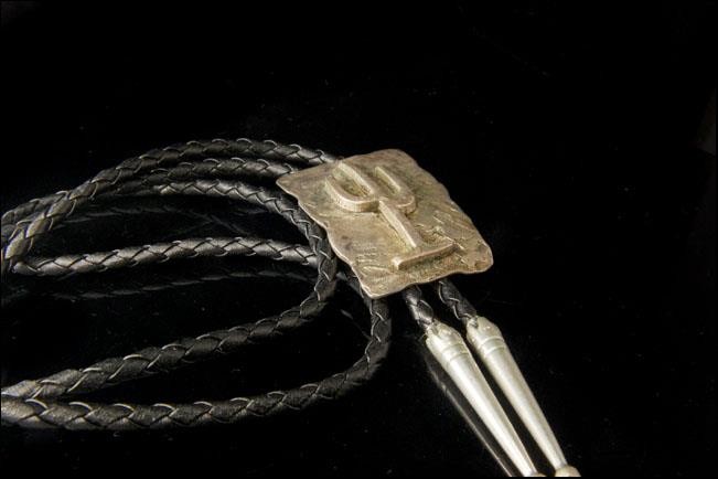 VINTAGE JERRY ROAN JR NAVAJO CACTUS STERLING BOLO TIE 50's