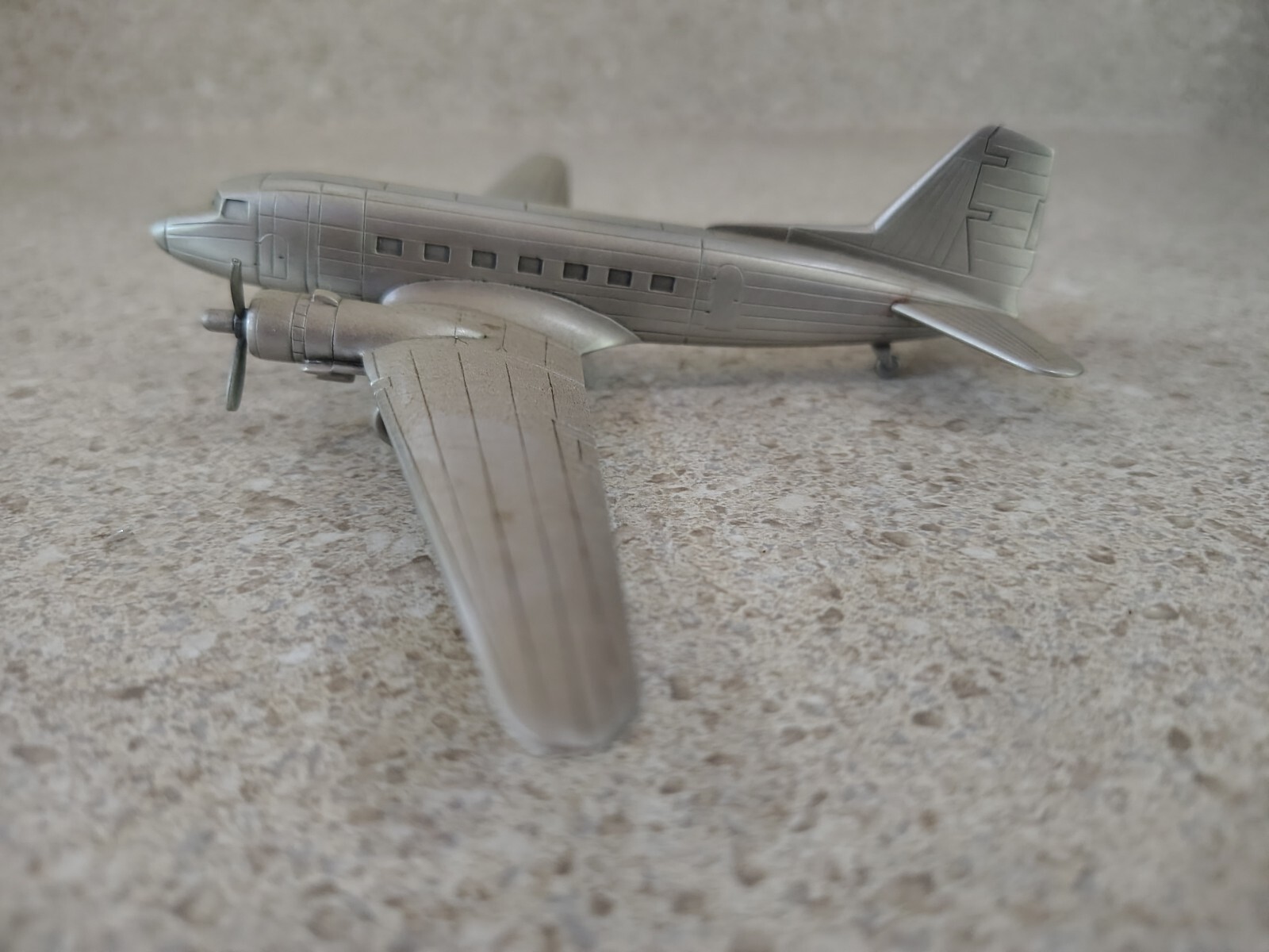 The Danbury Mint Douglas DC 3 Silver Passenger Plane Model Pewter 1:157 Scale