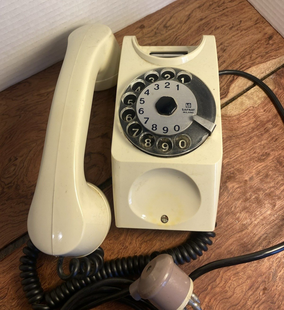 ORIGINAL 1980'S  SAFNAT MILAN,DESK DISC PHONE MOD. CHICCO.MADE IN ITALY #M