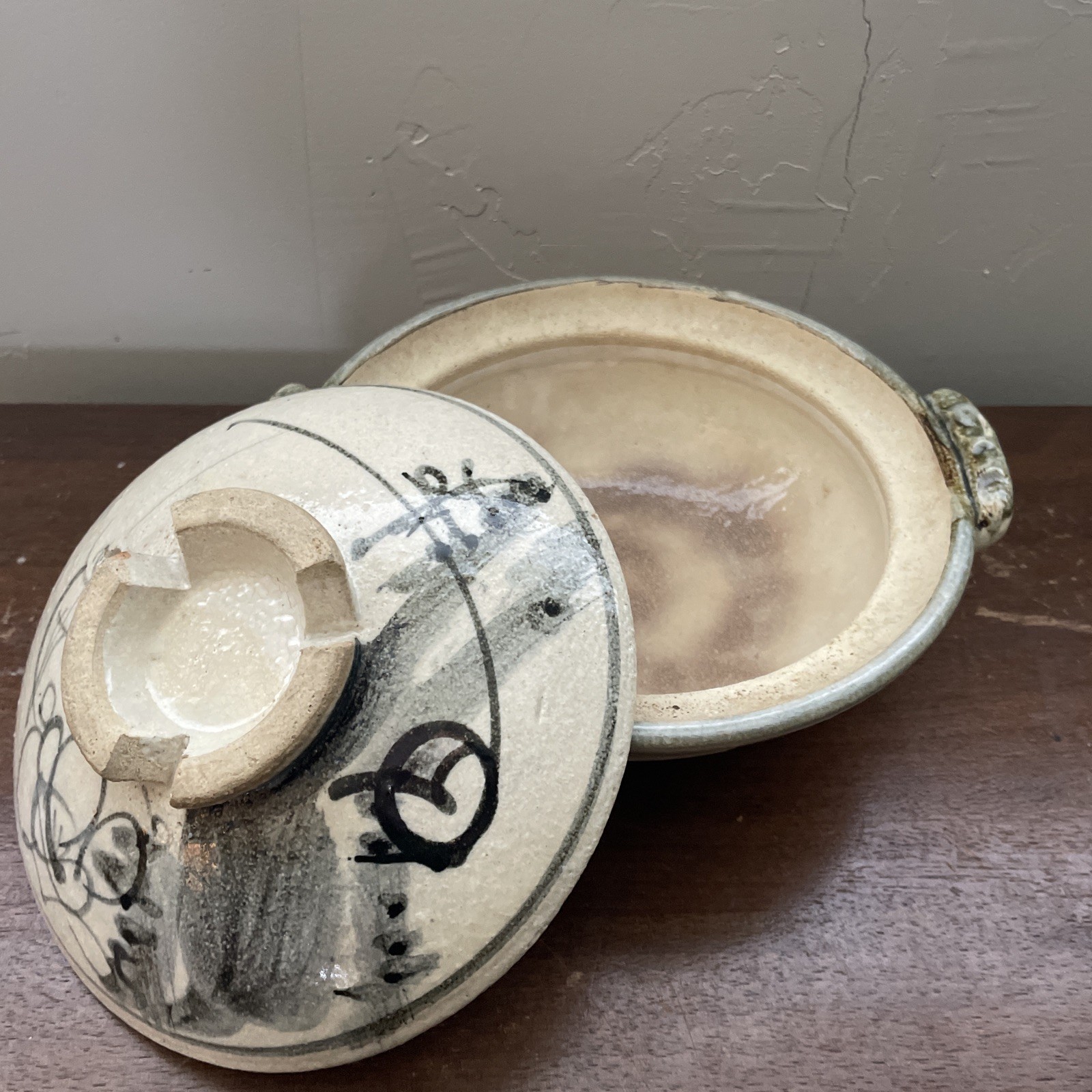 Spectacular Vintage Japanese Donabe Clay Pot Cooker Hot Pot Fish