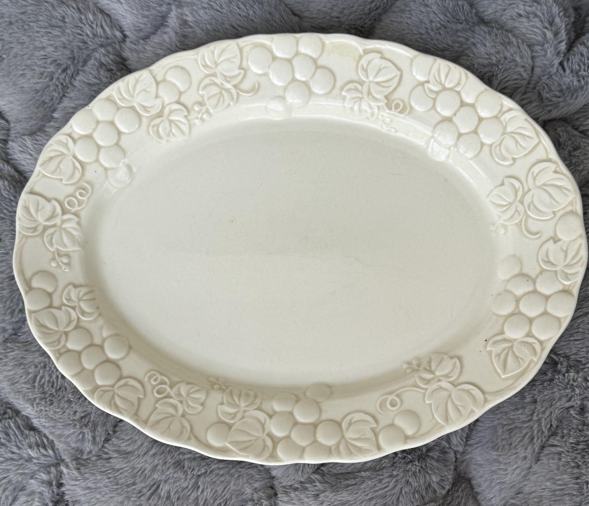 Metlox Poppytrail Platter Oval Antique White Grape 