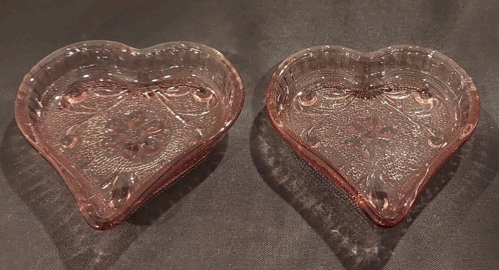 Vintage Tiara Pink Peach Heart Sandwich Glass Trinket Nut Dish, Set Of 2 Vintage Tiara Pink Peach Heart Sandwich Glass Trinket Nut Dish, Set Of 2