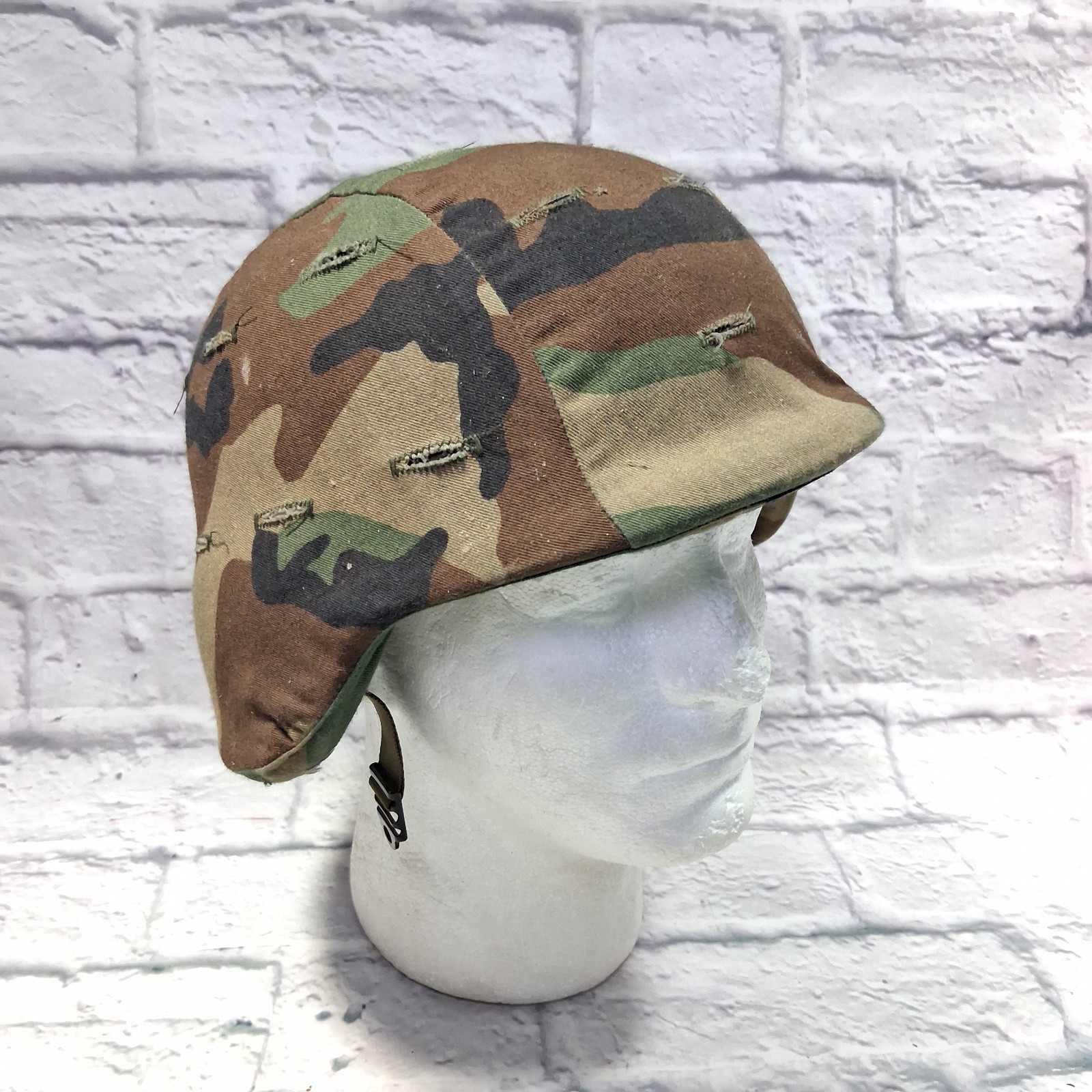 Vintage US Military Issue PASGT Combat Helmet Army Devils Lake Sioux Camo Cover