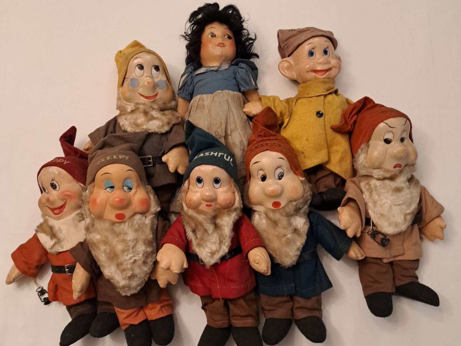 RARE ANTIQUE 1938 WALT DISNEY SNOW WHITE & THE SEVEN DWARFS DOLLS  IDEAL TOY CO